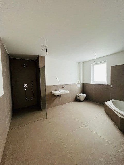 Pronájem domu 182 m², pozemek 334 m², Schwester Anna Straße 4b, Rümmelsheim, Porýní-Falc Pronájem domu 182 m², pozemek 334 m², Schwester Anna Straße 4b, Rümmelsheim, Porýní-Falc