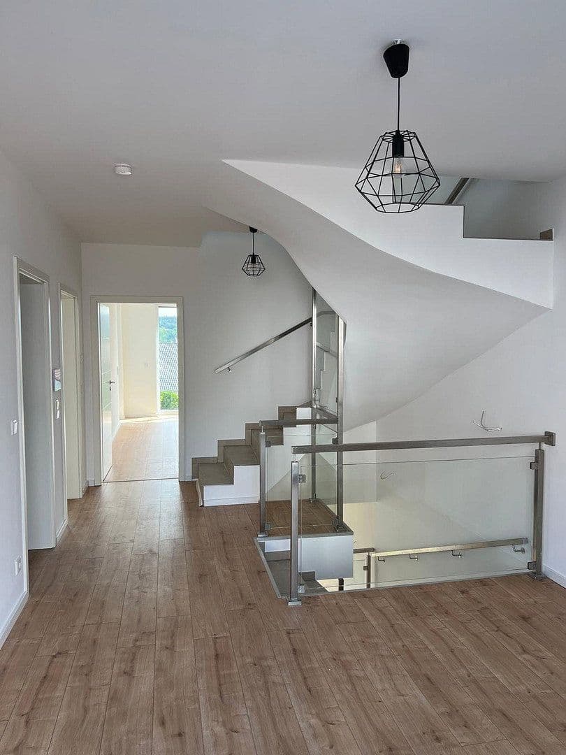 Pronájem domu 182 m², pozemek 334 m², Schwester Anna Straße 4b, Rümmelsheim, Porýní-Falc Pronájem domu 182 m², pozemek 334 m², Schwester Anna Straße 4b, Rümmelsheim, Porýní-Falc