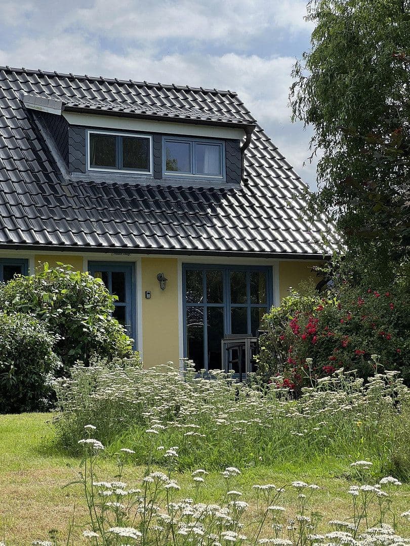 Prodej domu 244 m², pozemek 13.600 m², Dorfstraße, 16, Neuenkirchen, Mecklenburg-Vorpommern Prodej domu 244 m², pozemek 13.600 m², Dorfstraße, 16, Neuenkirchen, Mecklenburg-Vorpommern