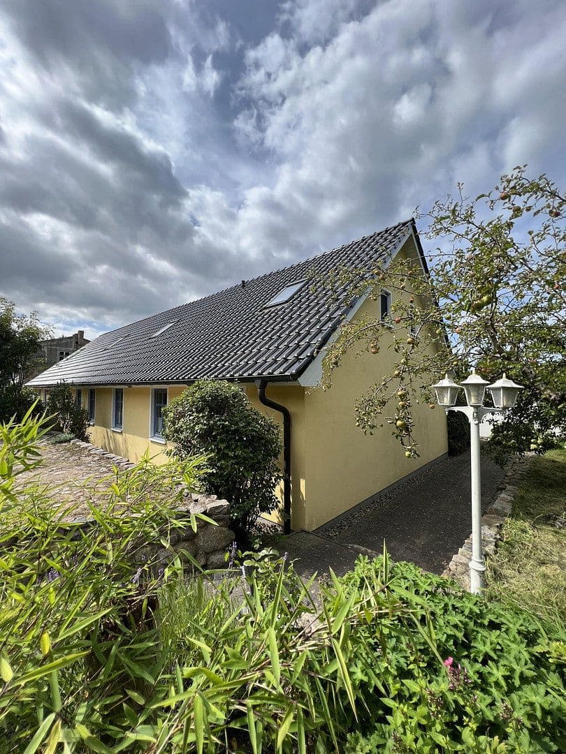 Prodej domu 244 m², pozemek 13.600 m², Dorfstraße, 16, Neuenkirchen, Mecklenburg-Vorpommern Prodej domu 244 m², pozemek 13.600 m², Dorfstraße, 16, Neuenkirchen, Mecklenburg-Vorpommern