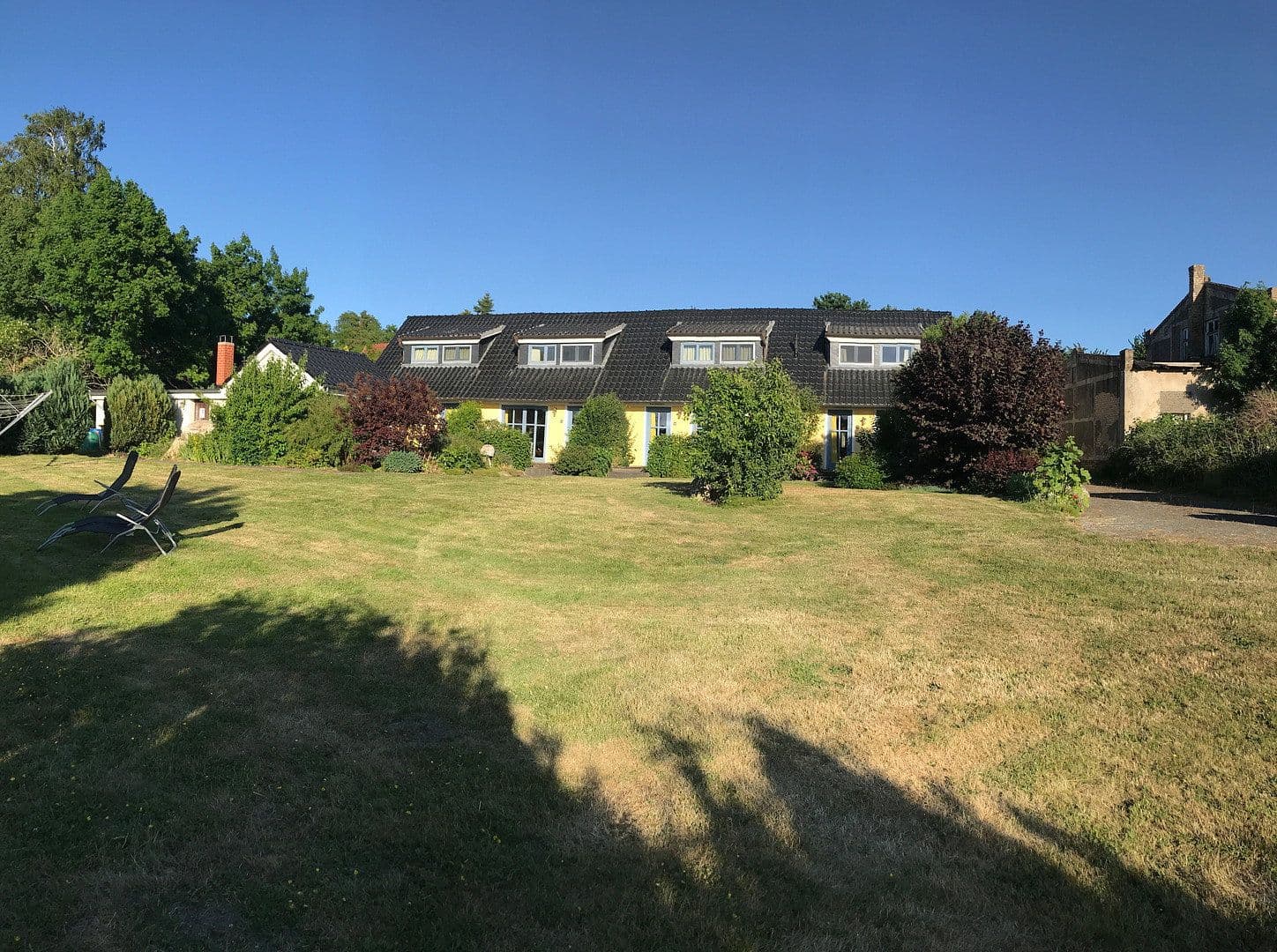 Prodej domu 244 m², pozemek 13.600 m², Dorfstraße, 16, Neuenkirchen, Mecklenburg-Vorpommern Prodej domu 244 m², pozemek 13.600 m², Dorfstraße, 16, Neuenkirchen, Mecklenburg-Vorpommern