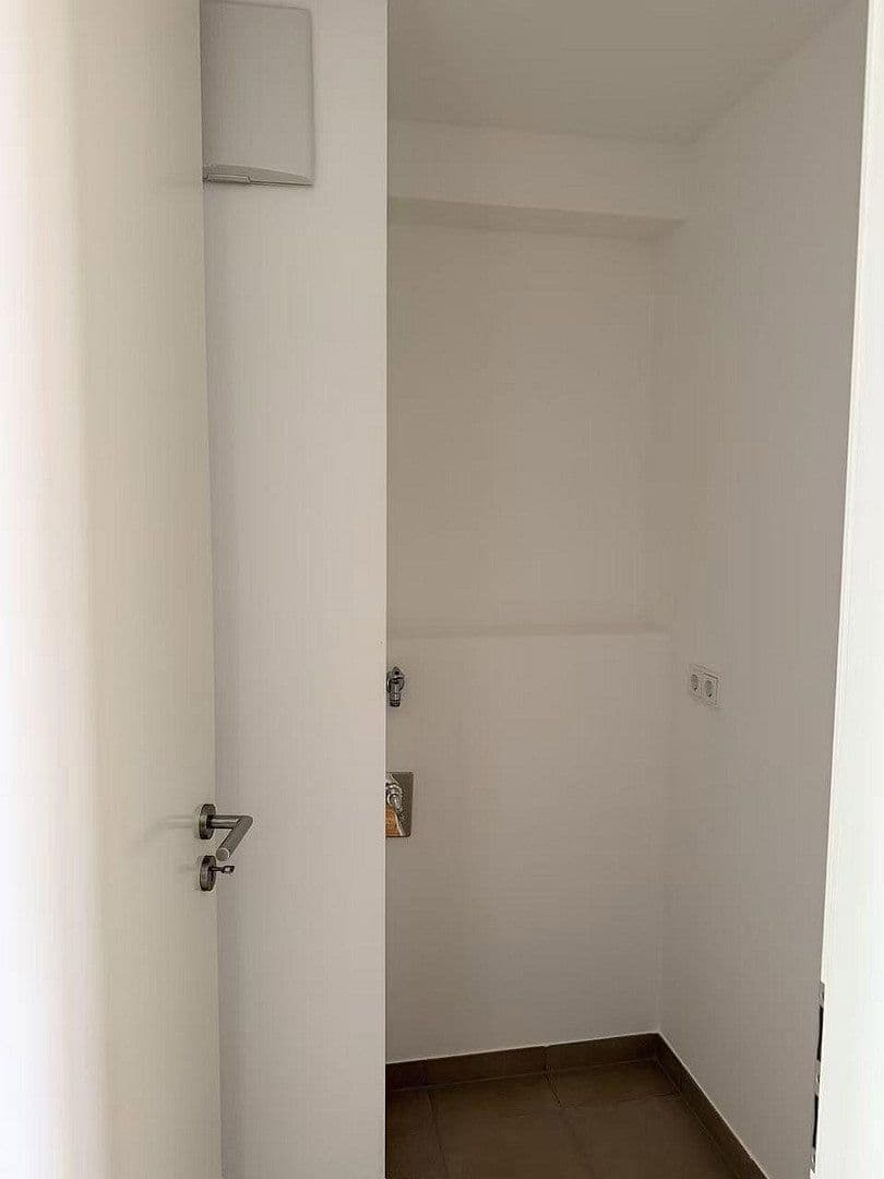 Pronájem bytu 2+1 66 m², Frankfurt, Hessen Pronájem bytu 2+1 66 m², Frankfurt, Hessen