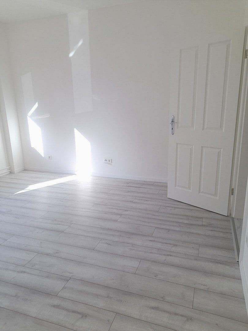 Pronájem bytu 3+1 70 m², Marktstraße 6, Solingen, Severní Porýní-Vestfálsko Pronájem bytu 3+1 70 m², Marktstraße 6, Solingen, Severní Porýní-Vestfálsko