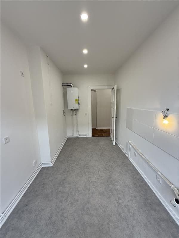 Pronájem bytu 2+1 63 m², Friedrich-Wilhelm-Straße 95, Berlin, Berlín Pronájem bytu 2+1 63 m², Friedrich-Wilhelm-Straße 95, Berlin, Berlín