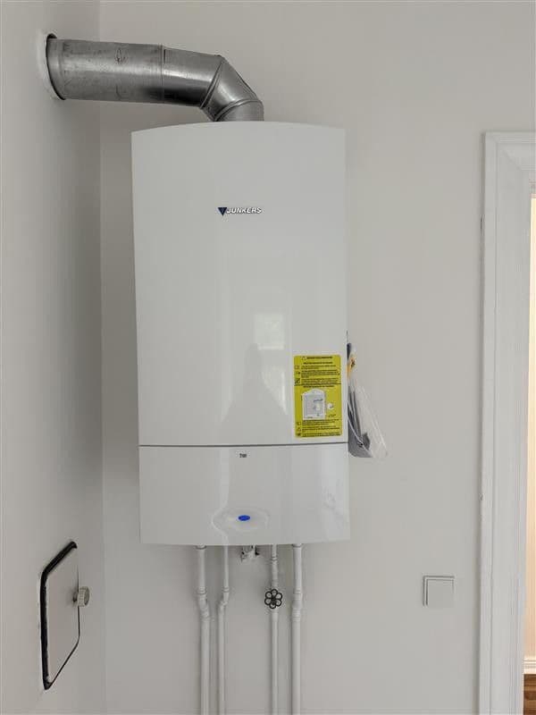 Pronájem bytu 2+1 63 m², Friedrich-Wilhelm-Straße 95, Berlin, Berlín Pronájem bytu 2+1 63 m², Friedrich-Wilhelm-Straße 95, Berlin, Berlín