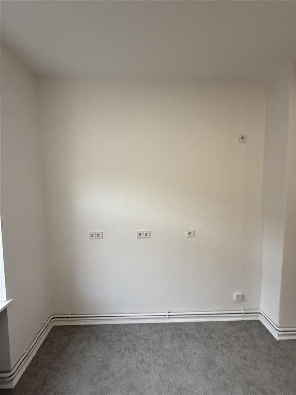 Pronájem bytu 2+1 63 m², Friedrich-Wilhelm-Straße 95, Berlin, Berlín Pronájem bytu 2+1 63 m², Friedrich-Wilhelm-Straße 95, Berlin, Berlín