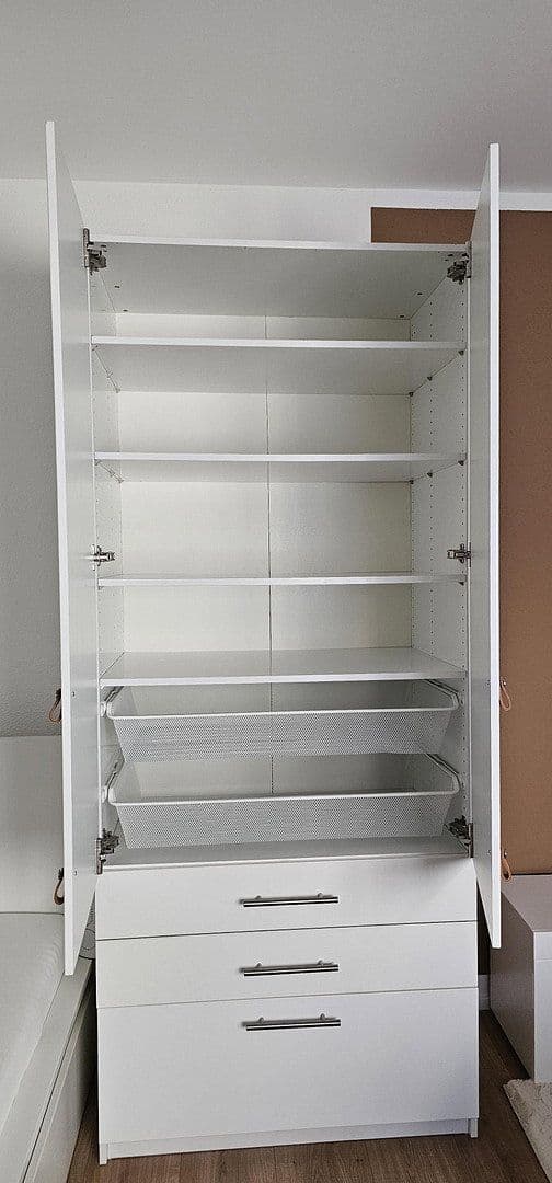 Pronájem bytu 1+1 24 m², Großbettlingen, Bádensko-Württembersko Pronájem bytu 1+1 24 m², Großbettlingen, Bádensko-Württembersko