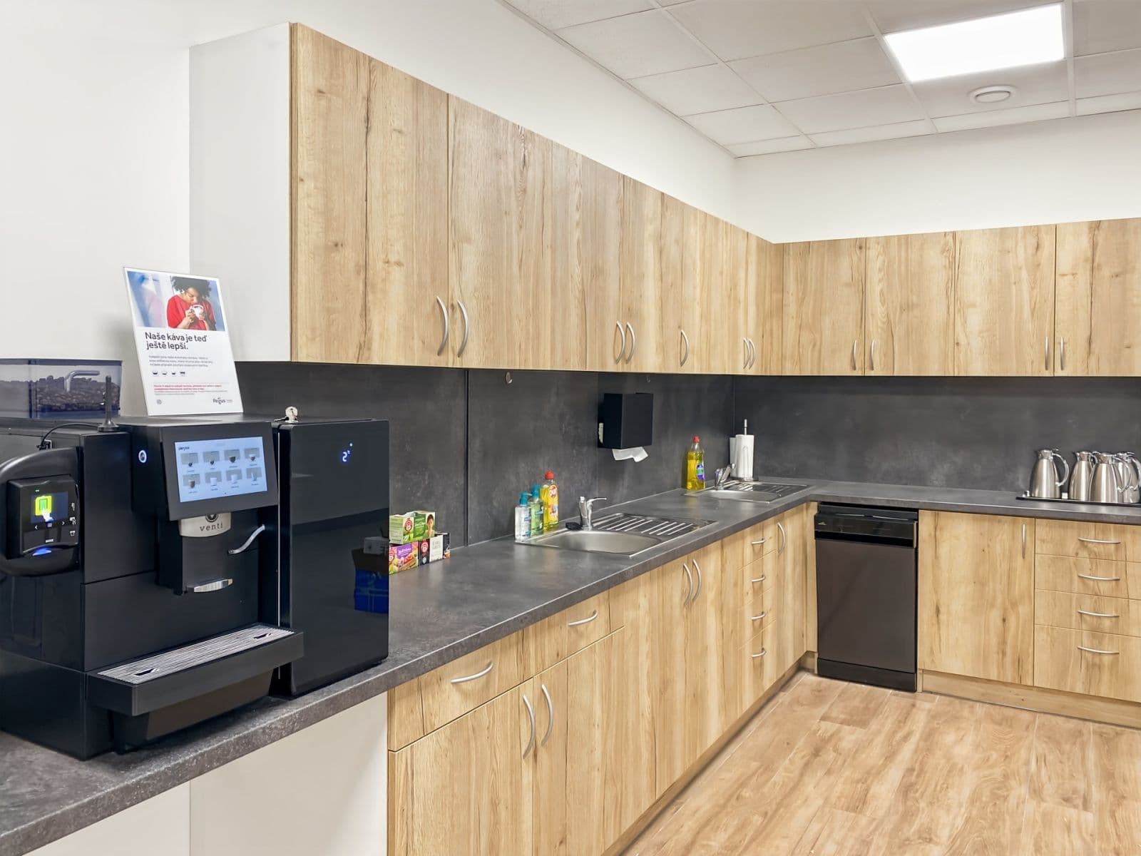 Pronájem kanceláře 10 m², Masarykovo náměstí, Ostrava, Moravskoslezský kraj Pronájem kanceláře 10 m², Masarykovo náměstí, Ostrava, Moravskoslezský kraj