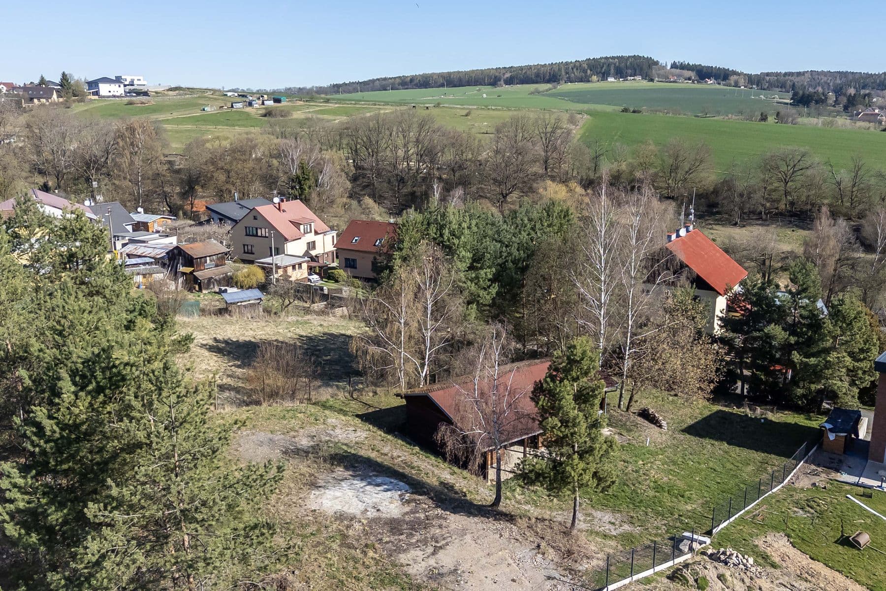 Prodej pozemku 1.468 m², V Jedlovci, Všestary, Královéhradecký kraj Prodej pozemku 1.468 m², V Jedlovci, Všestary, Královéhradecký kraj