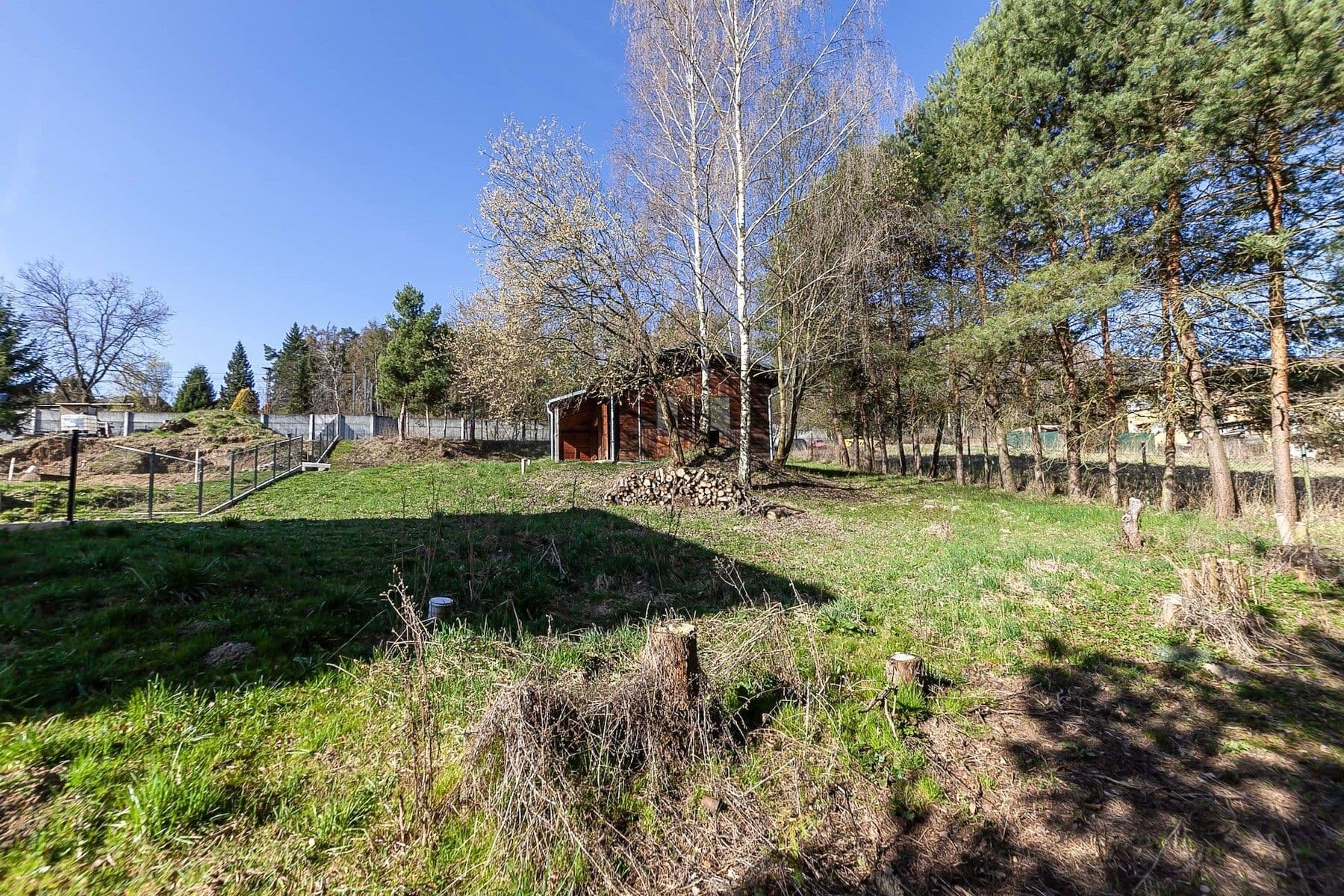 Prodej pozemku 1.468 m², V Jedlovci, Všestary, Královéhradecký kraj Prodej pozemku 1.468 m², V Jedlovci, Všestary, Královéhradecký kraj