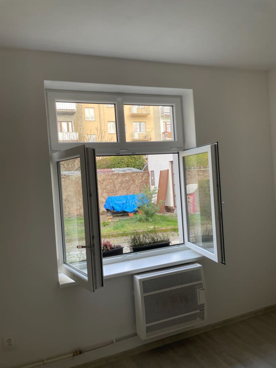 Pronájem bytu 1+kk 40 m², Dobrovského, Olomouc, Olomoucký kraj Pronájem bytu 1+kk 40 m², Dobrovského, Olomouc, Olomoucký kraj