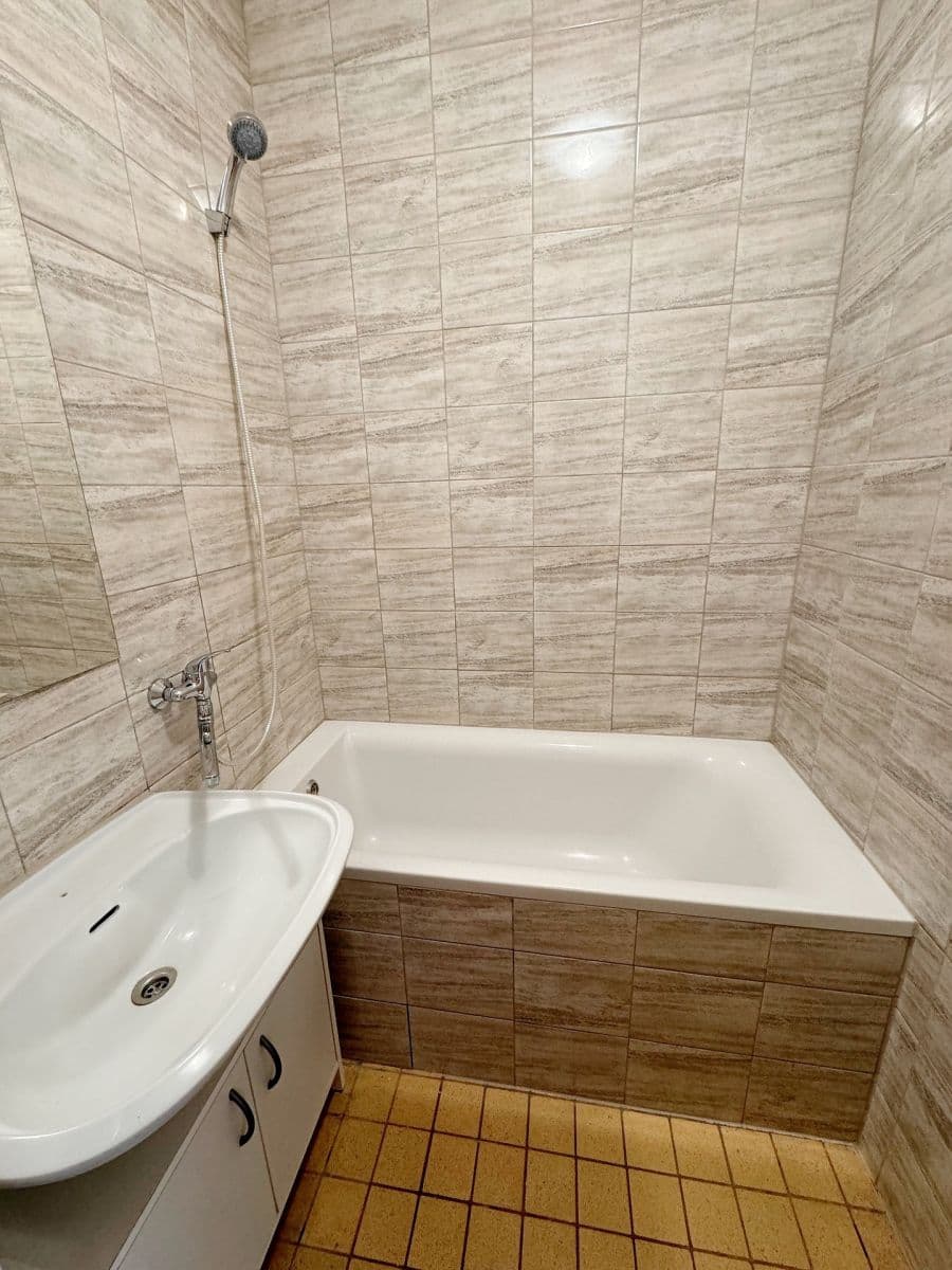 Pronájem bytu 2+1 52 m², Štefánikova, Kralupy nad Vltavou, Středočeský kraj Pronájem bytu 2+1 52 m², Štefánikova, Kralupy nad Vltavou, Středočeský kraj