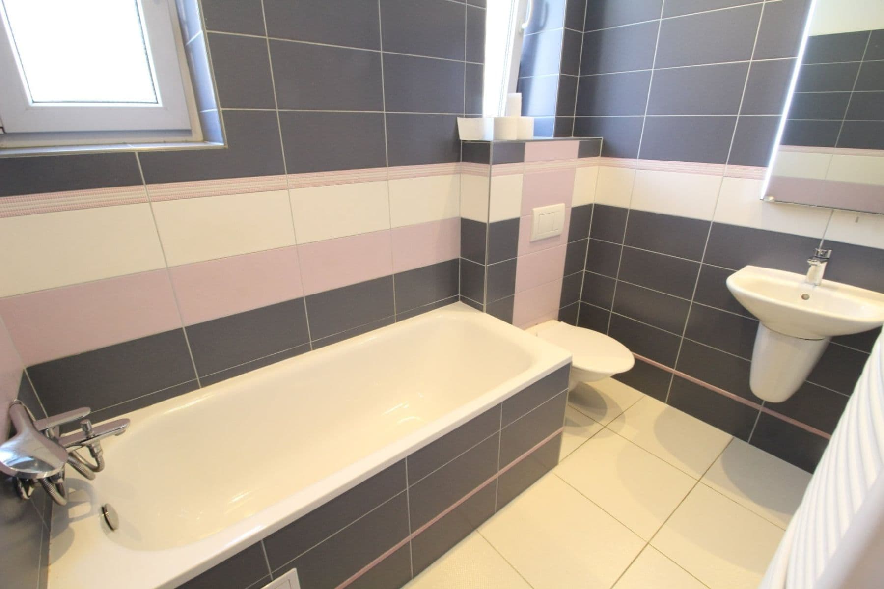 Pronájem bytu 2+kk 54 m², Štěpánkova, Beroun, Středočeský kraj Pronájem bytu 2+kk 54 m², Štěpánkova, Beroun, Středočeský kraj