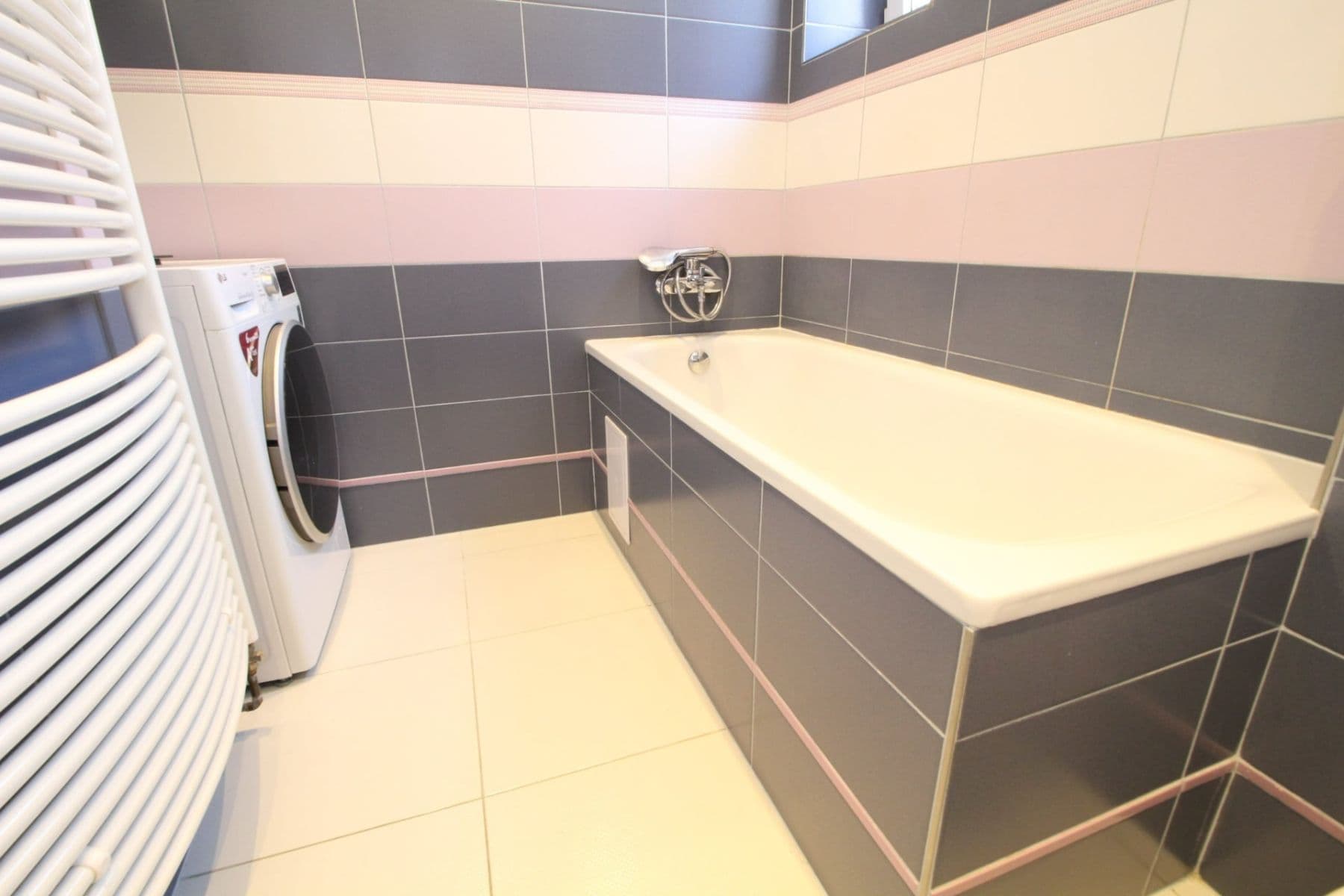 Pronájem bytu 2+kk 54 m², Štěpánkova, Beroun, Středočeský kraj Pronájem bytu 2+kk 54 m², Štěpánkova, Beroun, Středočeský kraj