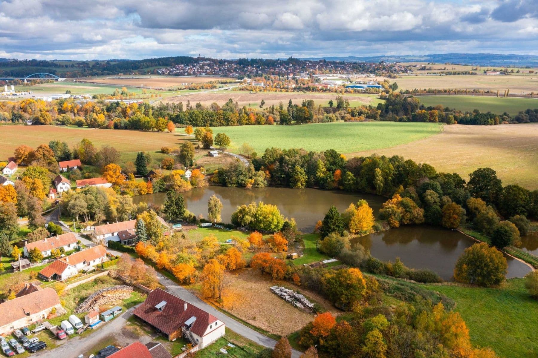 Prodej pozemku 3.200 m², Chotoviny, Jihočeský kraj Prodej pozemku 3.200 m², Chotoviny, Jihočeský kraj