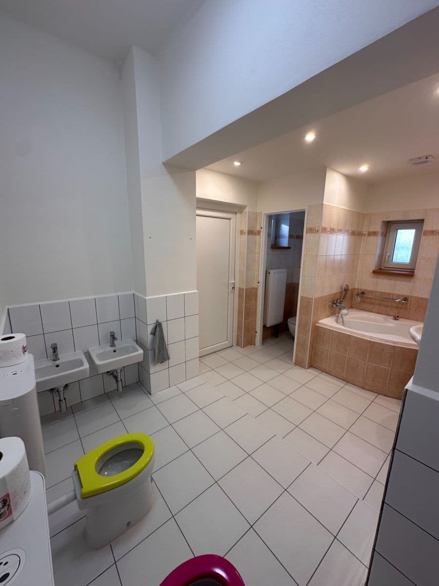 Pronájem bytu 3+1 100 m², Na Perštýně, Liberec, Liberecký kraj Pronájem bytu 3+1 100 m², Na Perštýně, Liberec, Liberecký kraj