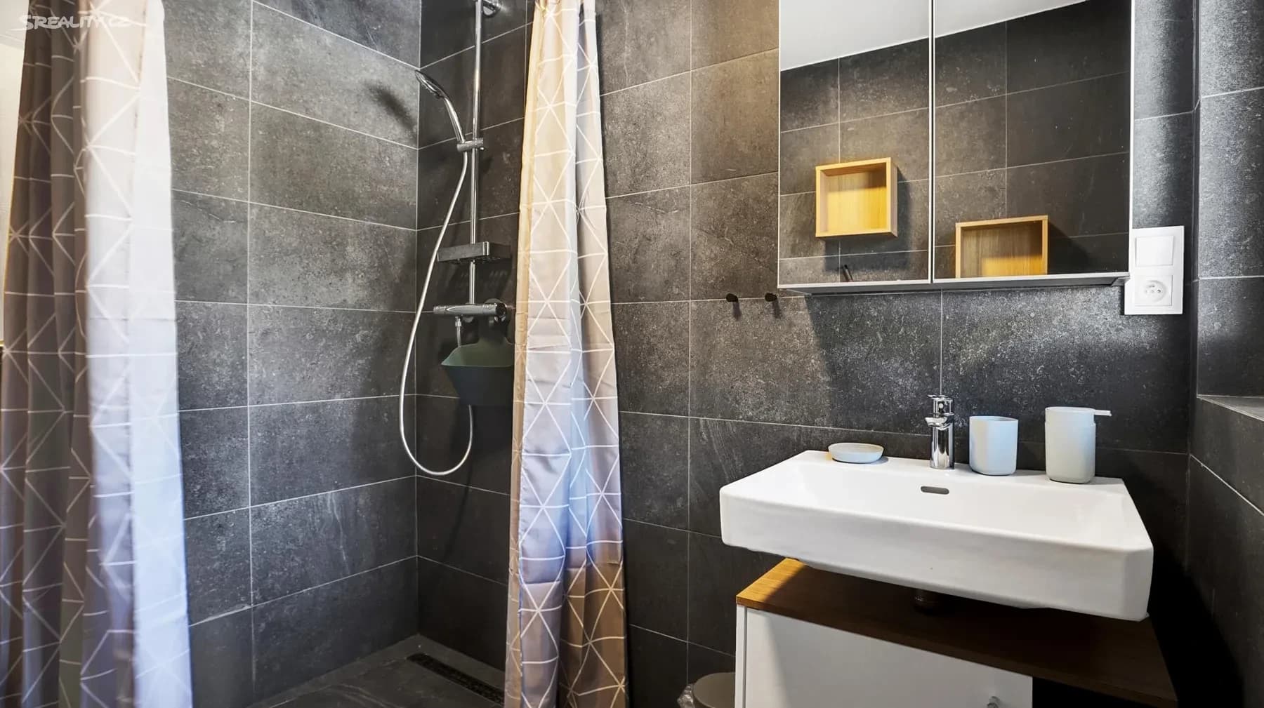 Prodej bytu 2+kk 64 m², Loučná pod Klínovcem, Ústecký kraj Prodej bytu 2+kk 64 m², Loučná pod Klínovcem, Ústecký kraj