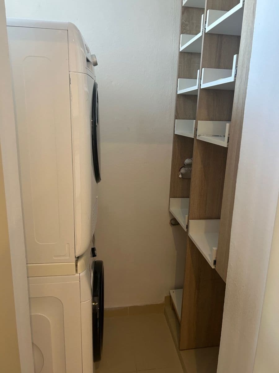 Pronájem bytu 3+1 121 m², Družstevní ochoz, Praha, Praha Pronájem bytu 3+1 121 m², Družstevní ochoz, Praha, Praha