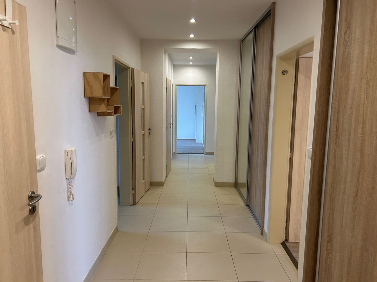 Pronájem bytu 3+1 121 m², Družstevní ochoz, Praha, Praha Pronájem bytu 3+1 121 m², Družstevní ochoz, Praha, Praha