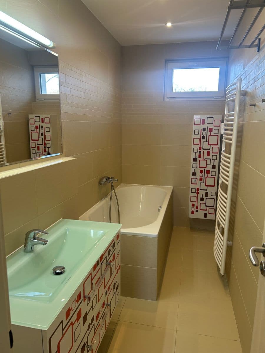 Pronájem bytu 3+1 121 m², Družstevní ochoz, Praha, Praha Pronájem bytu 3+1 121 m², Družstevní ochoz, Praha, Praha