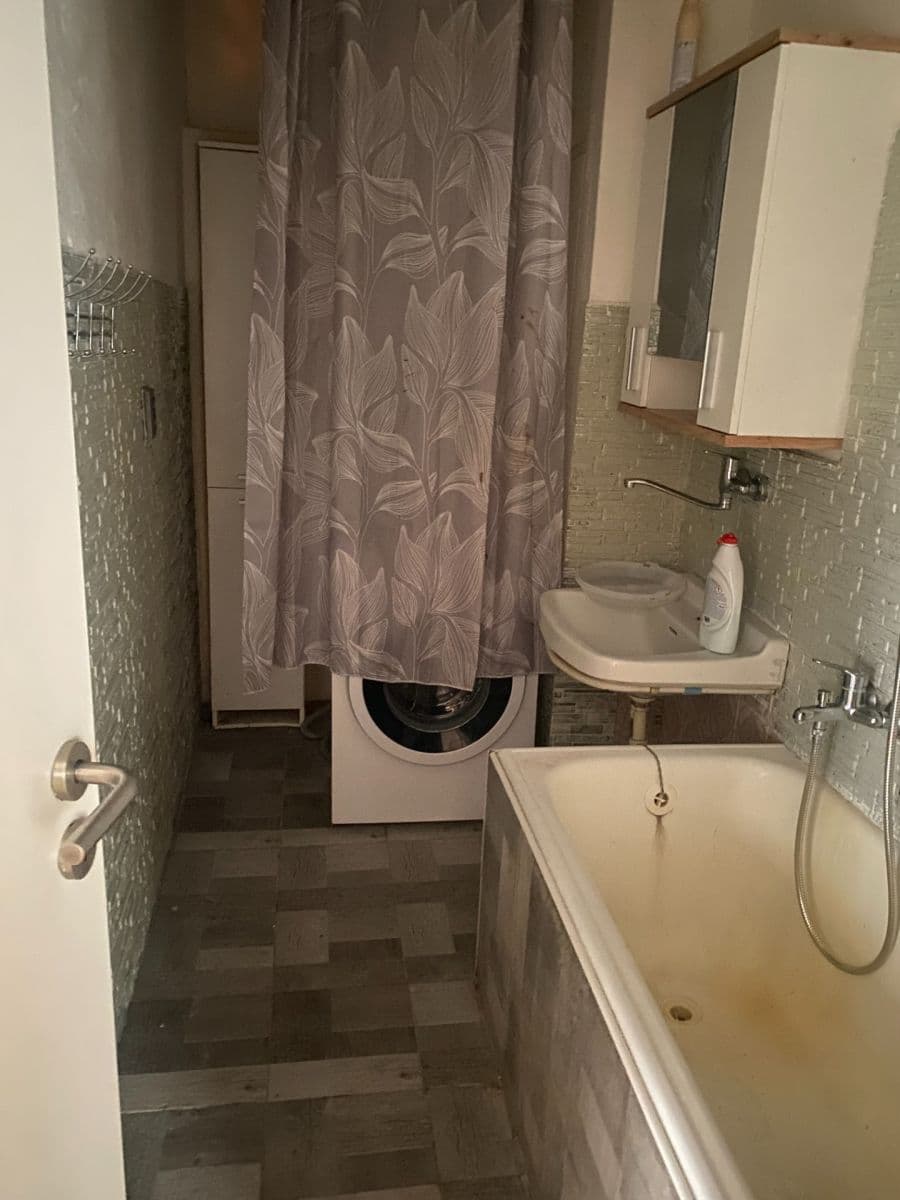 Prodej bytu 4+1 80 m², Hurbanova, Praha, Praha Prodej bytu 4+1 80 m², Hurbanova, Praha, Praha