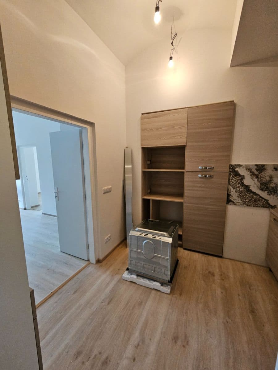 Pronájem bytu 3+1 97 m², Šubertova, Praha, Praha Pronájem bytu 3+1 97 m², Šubertova, Praha, Praha