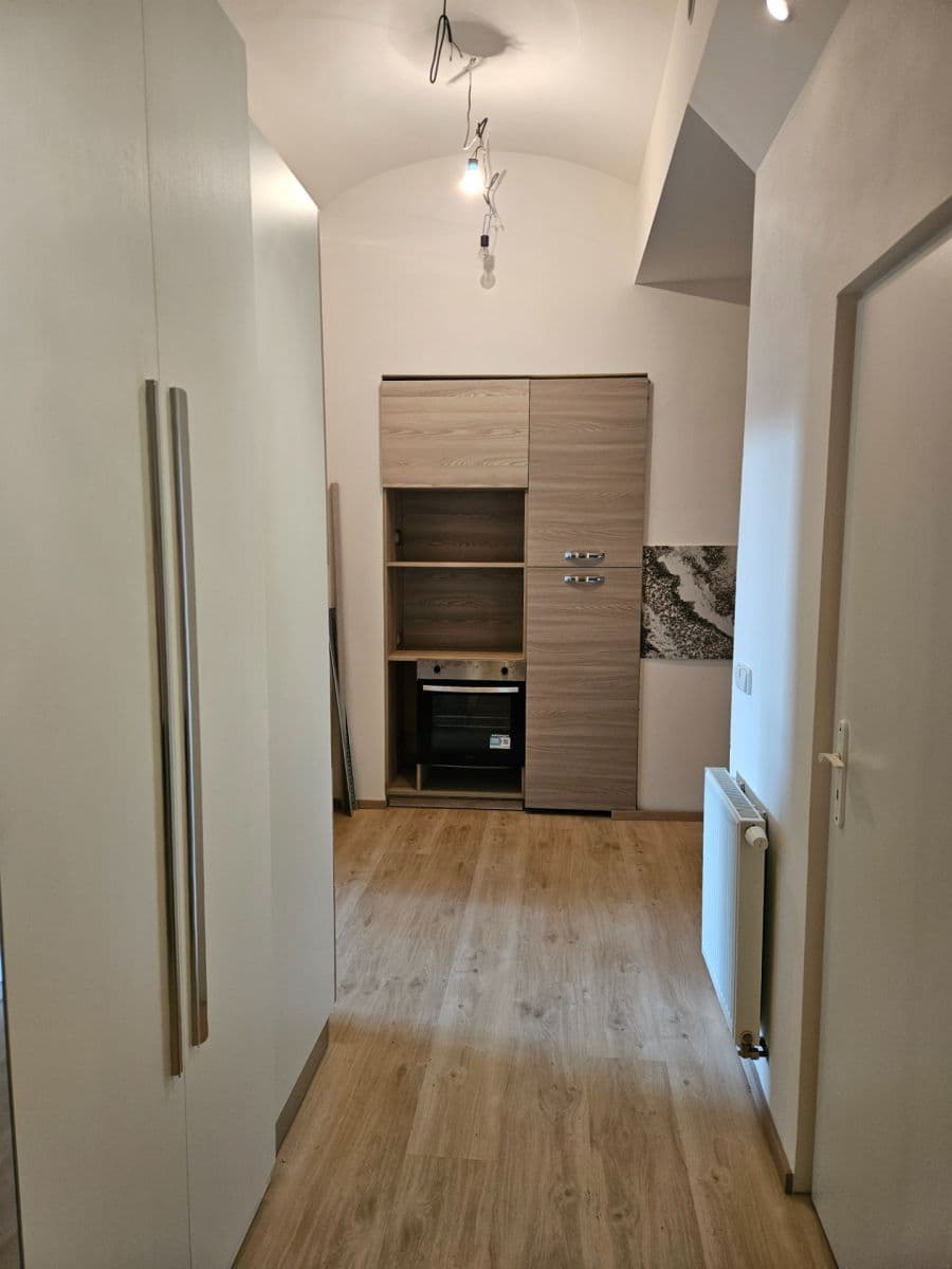 Pronájem bytu 3+1 97 m², Šubertova, Praha, Praha Pronájem bytu 3+1 97 m², Šubertova, Praha, Praha