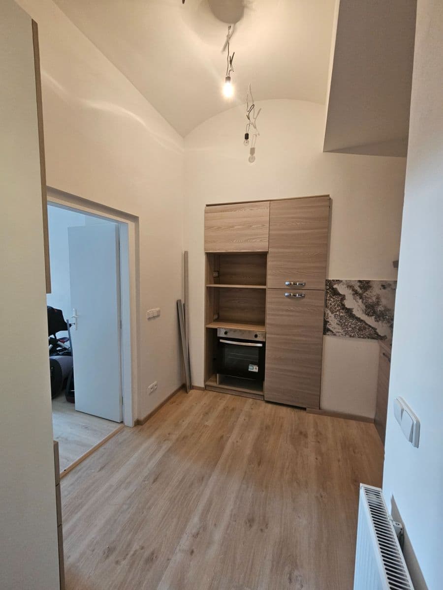 Pronájem bytu 3+1 97 m², Šubertova, Praha, Praha Pronájem bytu 3+1 97 m², Šubertova, Praha, Praha