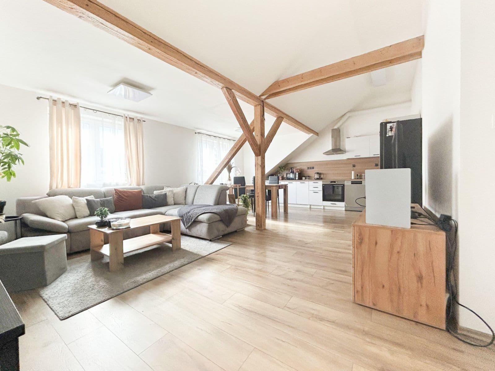 Pronájem bytu 2+kk 60 m², Tyršova, Trmice, Ústecký kraj Pronájem bytu 2+kk 60 m², Tyršova, Trmice, Ústecký kraj