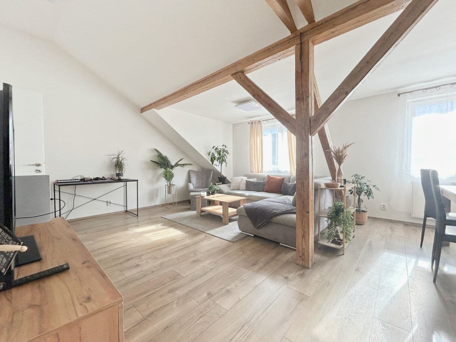 Pronájem bytu 2+kk 60 m², Tyršova, Trmice, Ústecký kraj Pronájem bytu 2+kk 60 m², Tyršova, Trmice, Ústecký kraj