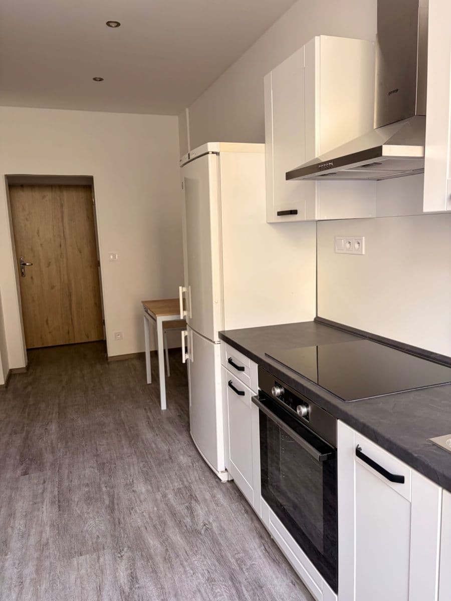 Pronájem bytu 2+kk 38 m², náměstí Dr. M. Horákové, Karlovy Vary, Karlovarský kraj Pronájem bytu 2+kk 38 m², náměstí Dr. M. Horákové, Karlovy Vary, Karlovarský kraj