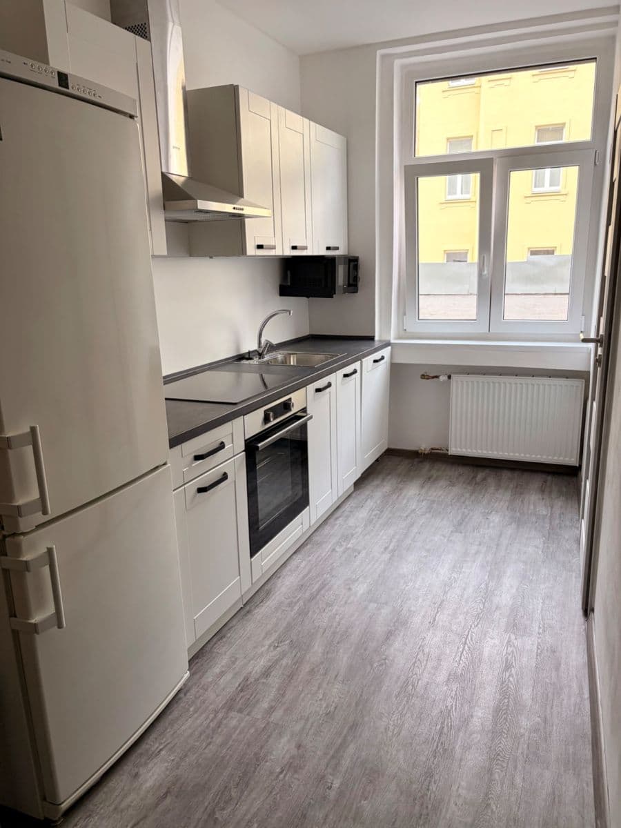 Pronájem bytu 2+kk 38 m², náměstí Dr. M. Horákové, Karlovy Vary, Karlovarský kraj Pronájem bytu 2+kk 38 m², náměstí Dr. M. Horákové, Karlovy Vary, Karlovarský kraj