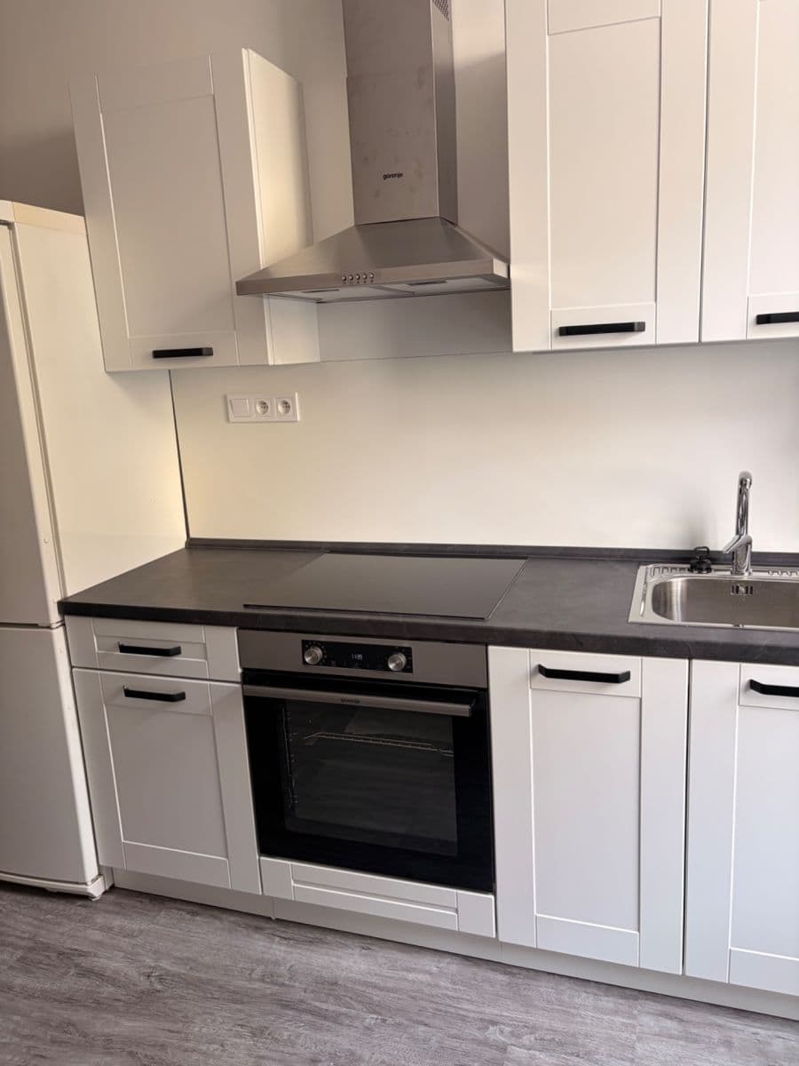 Pronájem bytu 2+kk 38 m², náměstí Dr. M. Horákové, Karlovy Vary, Karlovarský kraj Pronájem bytu 2+kk 38 m², náměstí Dr. M. Horákové, Karlovy Vary, Karlovarský kraj