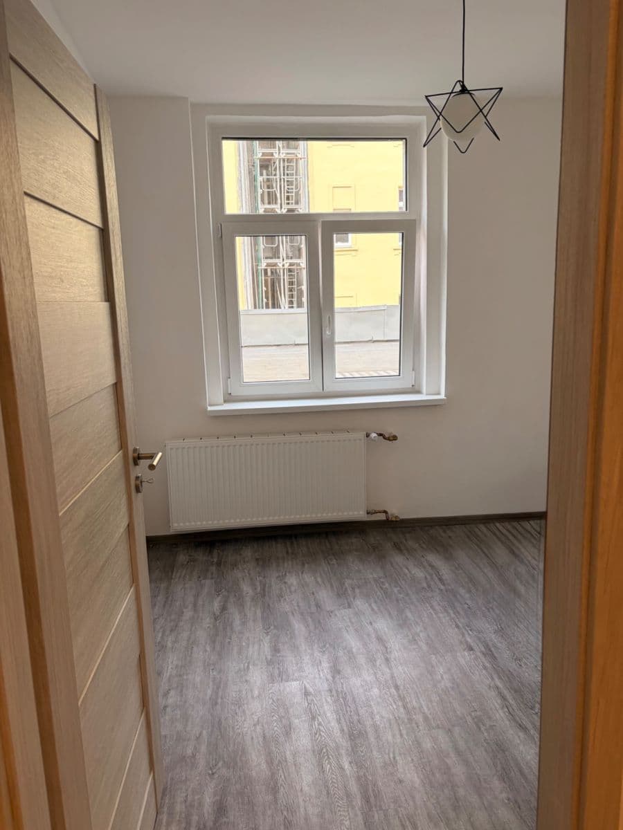 Pronájem bytu 2+kk 38 m², náměstí Dr. M. Horákové, Karlovy Vary, Karlovarský kraj Pronájem bytu 2+kk 38 m², náměstí Dr. M. Horákové, Karlovy Vary, Karlovarský kraj