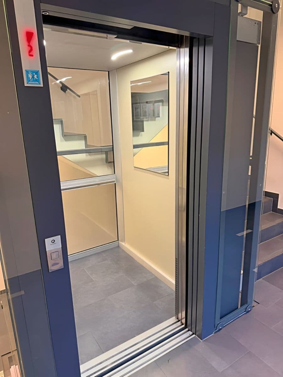 Pronájem bytu 2+kk 63 m², Žitenická, Praha, Praha Pronájem bytu 2+kk 63 m², Žitenická, Praha, Praha