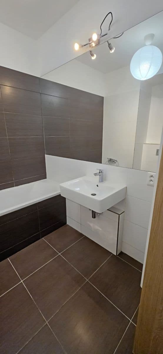 Pronájem bytu 2+kk 63 m², Žitenická, Praha, Praha Pronájem bytu 2+kk 63 m², Žitenická, Praha, Praha