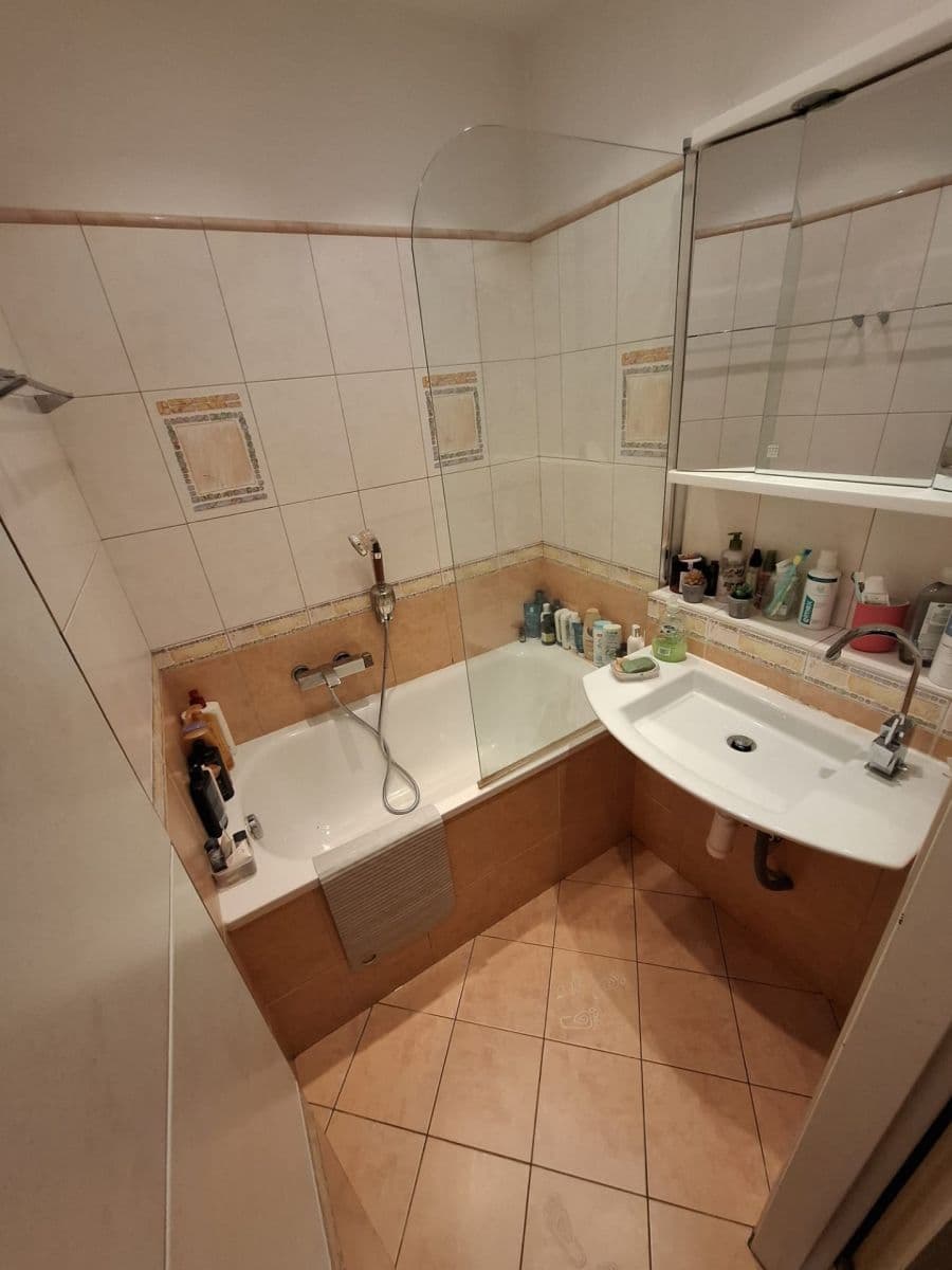 Pronájem bytu 3+kk 80 m², Bulharská, Praha, Praha Pronájem bytu 3+kk 80 m², Bulharská, Praha, Praha