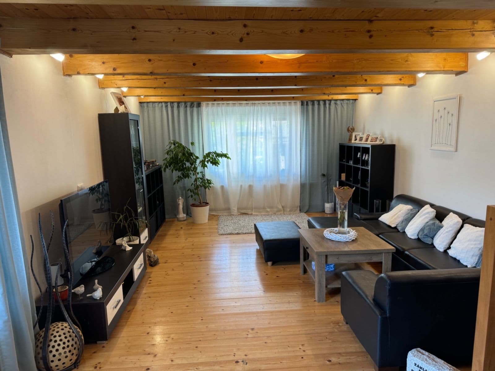 Pronájem domu 185 m², pozemek 2.075 m², Vlkov pod Oškobrhem, Středočeský kraj Pronájem domu 185 m², pozemek 2.075 m², Vlkov pod Oškobrhem, Středočeský kraj