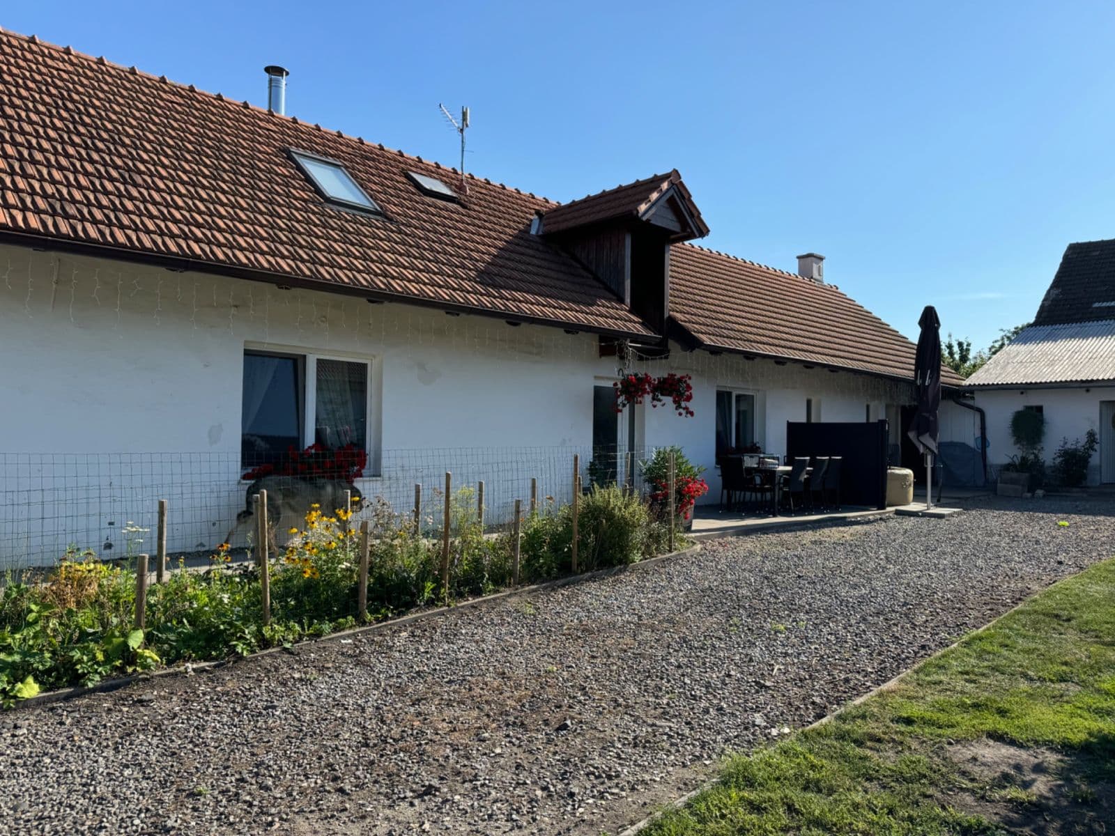 Pronájem domu 185 m², pozemek 2.075 m², Vlkov pod Oškobrhem, Středočeský kraj Pronájem domu 185 m², pozemek 2.075 m², Vlkov pod Oškobrhem, Středočeský kraj