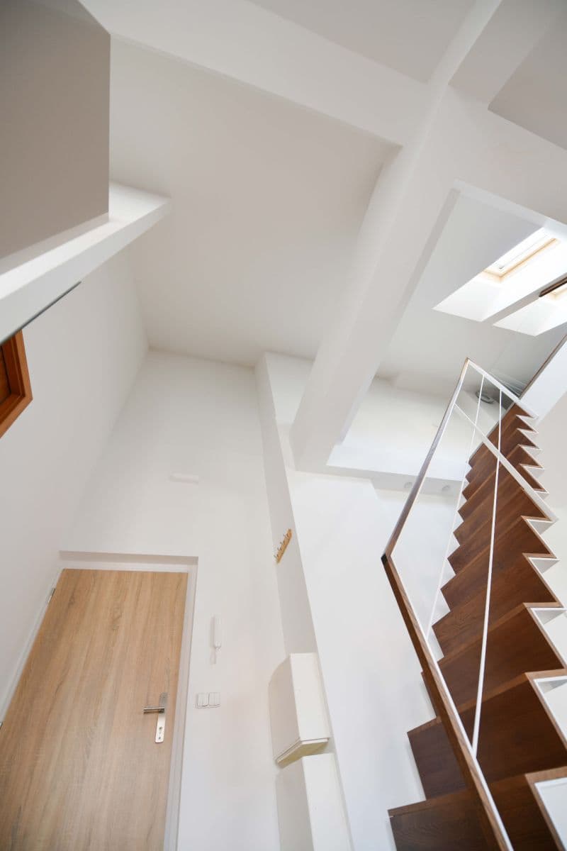 Prodej bytu 1+kk 58 m², Kamenická, Praha, Praha Prodej bytu 1+kk 58 m², Kamenická, Praha, Praha