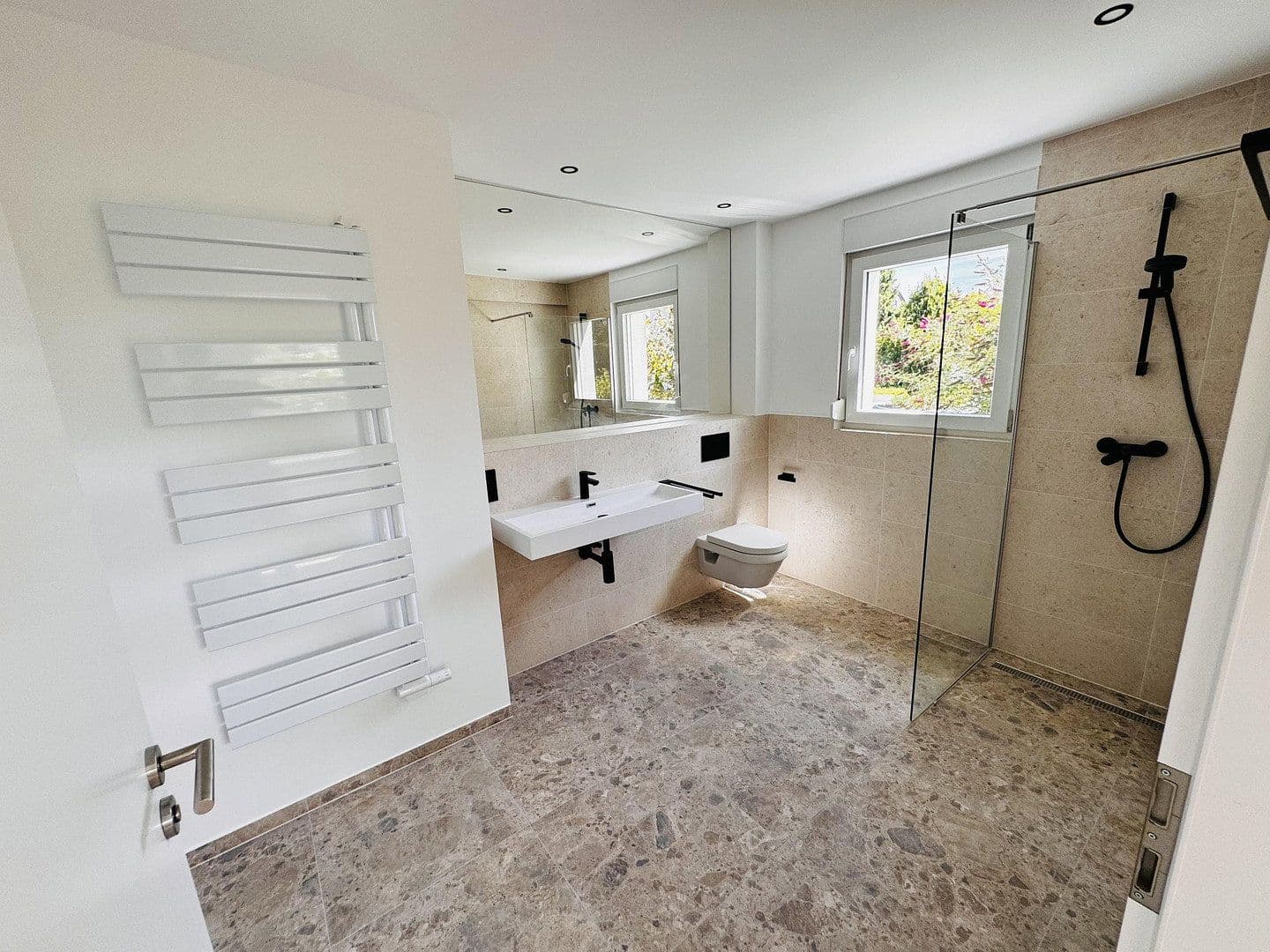 Pronájem bytu 5+1 160 m², Bruchköbel, Hessen Pronájem bytu 5+1 160 m², Bruchköbel, Hessen