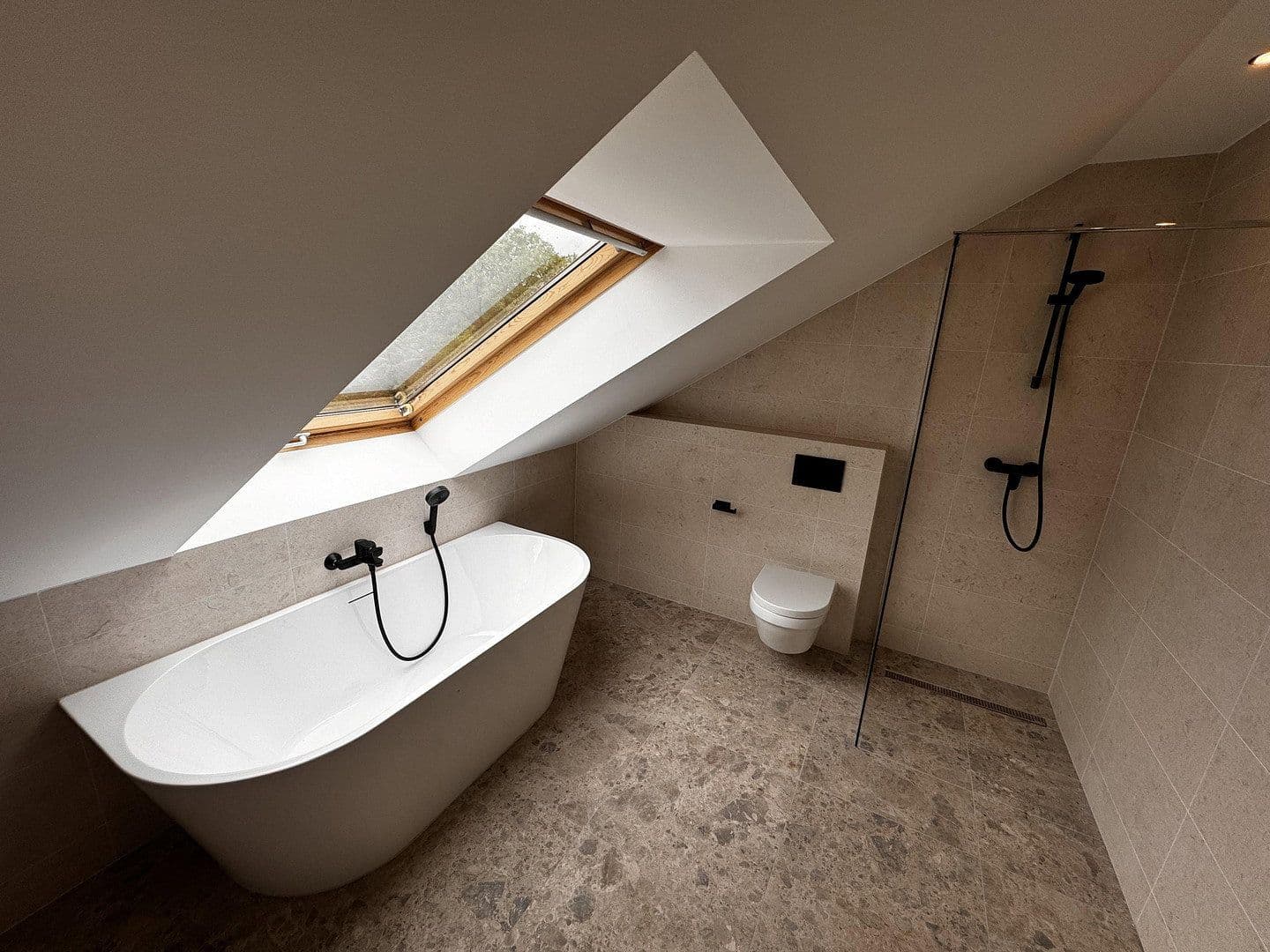 Pronájem bytu 5+1 160 m², Bruchköbel, Hessen Pronájem bytu 5+1 160 m², Bruchköbel, Hessen