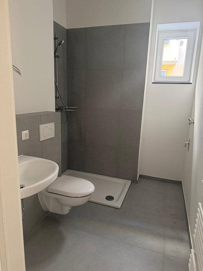 Pronájem bytu 1+kk 33 m², Köln, Severní Porýní-Vestfálsko Pronájem bytu 1+kk 33 m², Köln, Severní Porýní-Vestfálsko