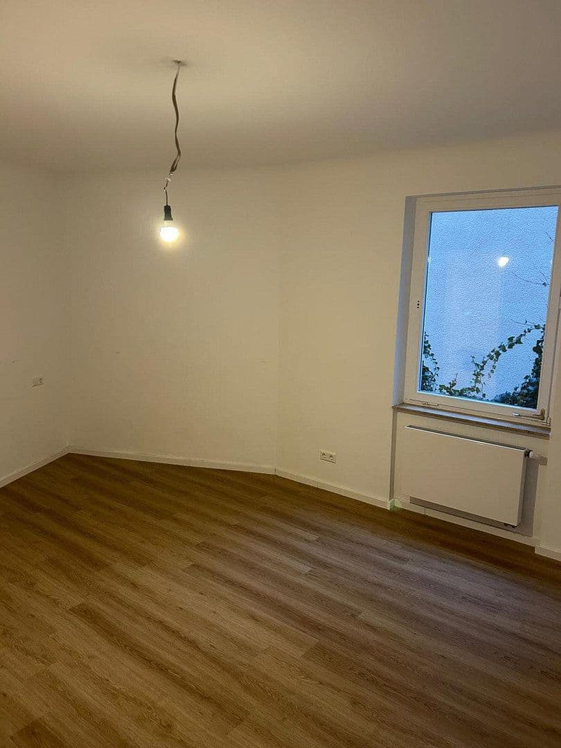Pronájem bytu 2+1 48 m², Paulusstr. 22, Stuttgart, Bádensko-Württembersko Pronájem bytu 2+1 48 m², Paulusstr. 22, Stuttgart, Bádensko-Württembersko