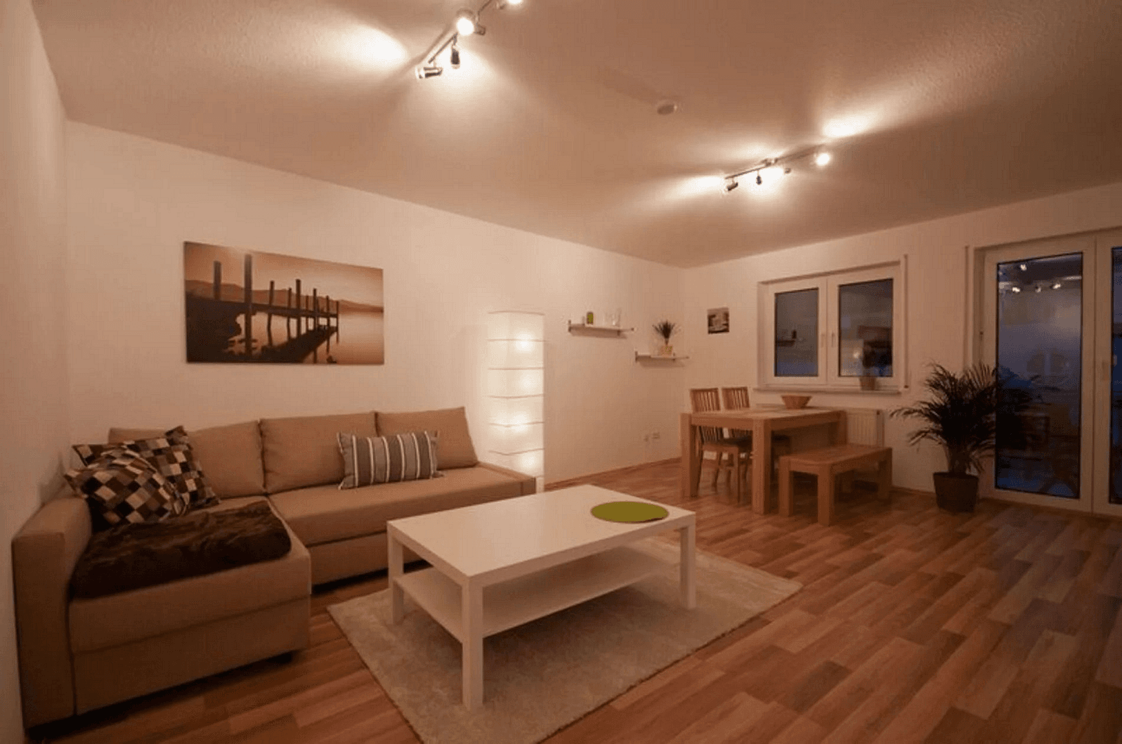 Pronájem bytu 2+1 60 m², Karlsruhe, Bádensko-Württembersko Pronájem bytu 2+1 60 m², Karlsruhe, Bádensko-Württembersko