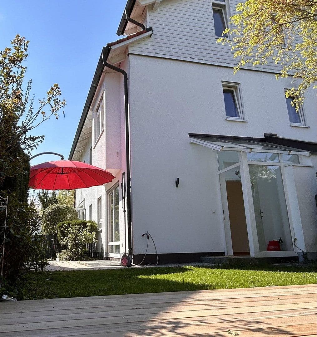Prodej domu 87 m², pozemek 147 m², München, Bavorsko Prodej domu 87 m², pozemek 147 m², München, Bavorsko