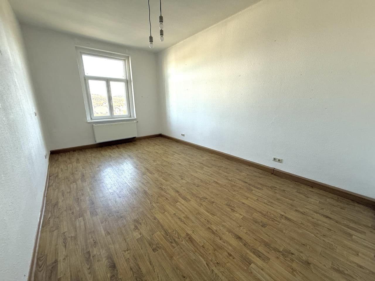 Pronájem bytu 4+1 105 m², Bergstraße 50, Plauen, Sasko Pronájem bytu 4+1 105 m², Bergstraße 50, Plauen, Sasko