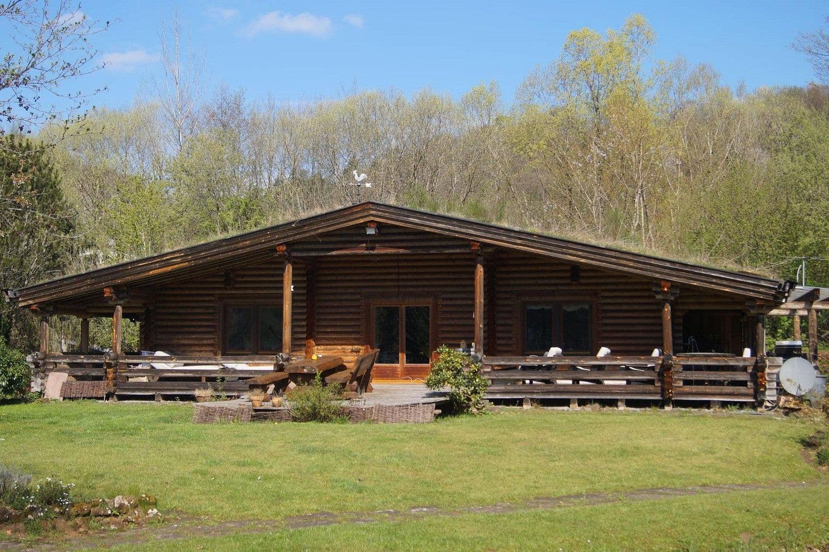 Prodej domu 250 m², pozemek 8.000 m², In der Schorbach 1c, Waldfischbach-Burgalben, Porýní-Falc Prodej domu 250 m², pozemek 8.000 m², In der Schorbach 1c, Waldfischbach-Burgalben, Porýní-Falc