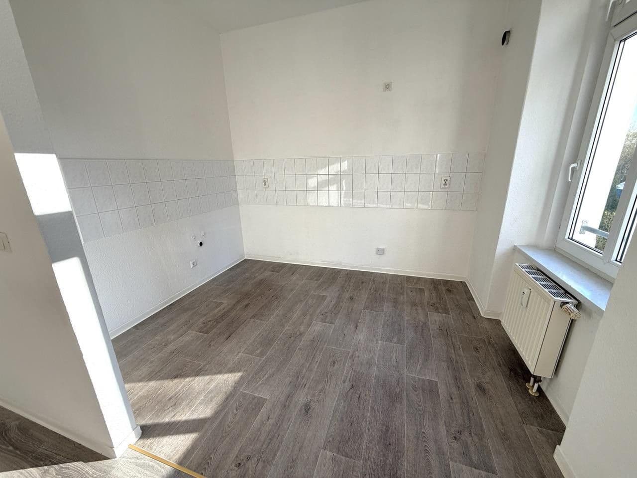 Pronájem bytu 3+1 80 m², Haselbrunner Str. 1, Plauen, Sasko Pronájem bytu 3+1 80 m², Haselbrunner Str. 1, Plauen, Sasko