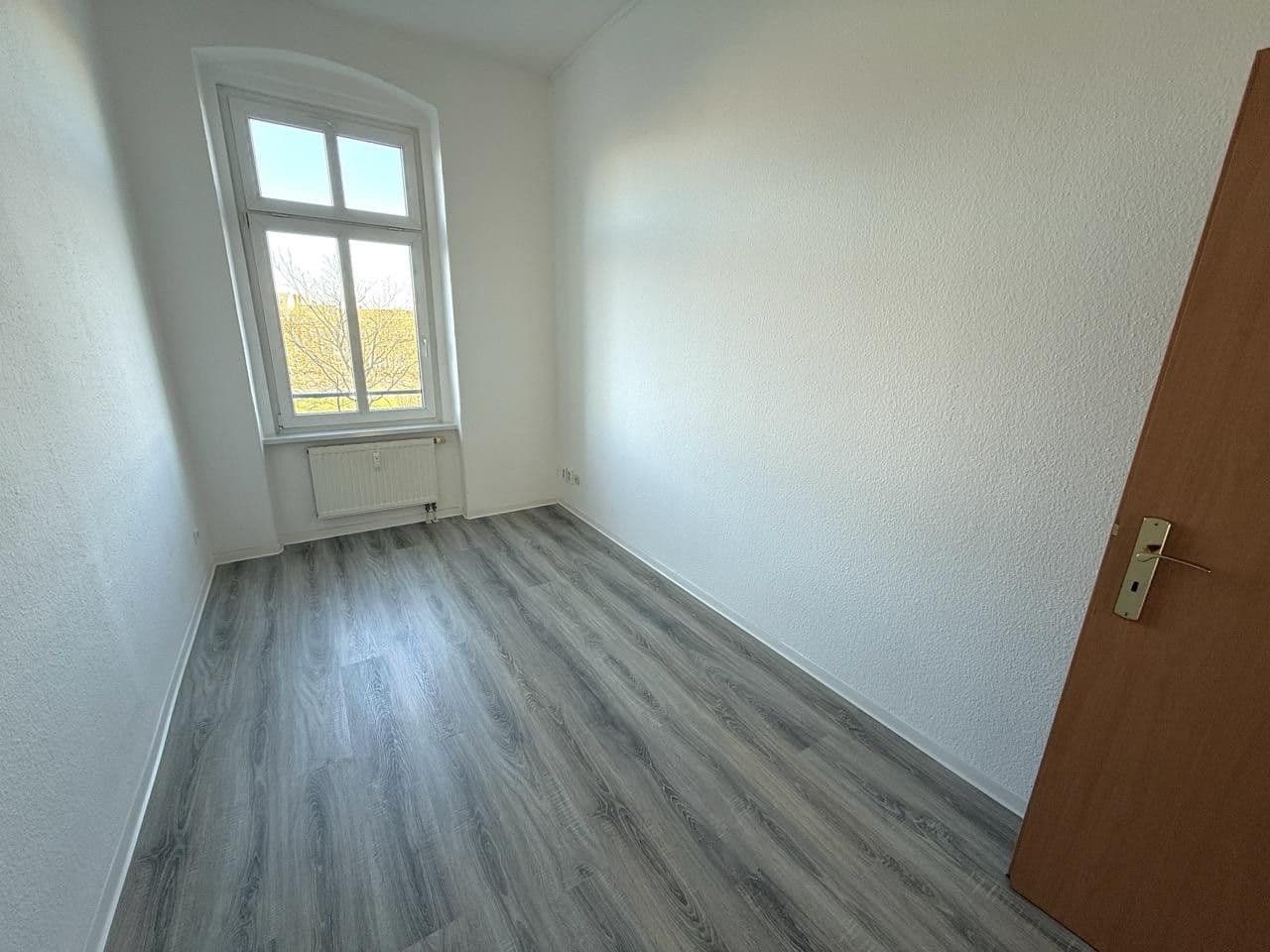Pronájem bytu 3+1 80 m², Haselbrunner Str. 1, Plauen, Sasko Pronájem bytu 3+1 80 m², Haselbrunner Str. 1, Plauen, Sasko